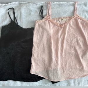 Set of 2 Hollister Sleeveless Camisole in Peach and Black